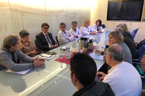 Salvador Illa y la consejera de salud de Cataluña en el transcurso de la reunión