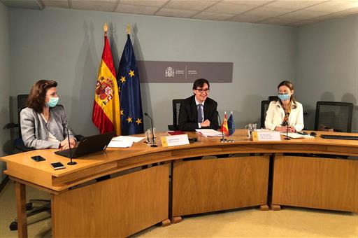 El ministro de Sanidad, Salvador Illa, y su equipo, durante la videconferencia