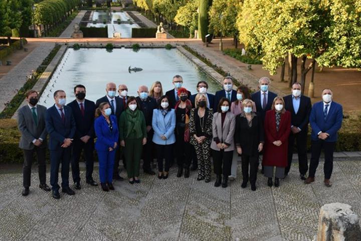 Foto de familia del Pleno del Consejo Interterritorial del Sistema Nacional de Salud celebrado en Córdoba