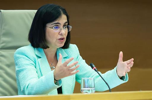 La ministra de Sanidad, Carolina Darias, durante su intervención en la Comisión de Sanidad y Consumo del Congreso
