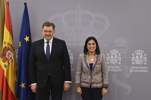 La ministra de Sanidad, Carolina Darias, junto al ministro de Sanidad de Rumanía, Alexandru Rafila