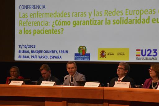 El ministro de Sanidad en funciones, José Miñones, durante su intervención en la conferencia.