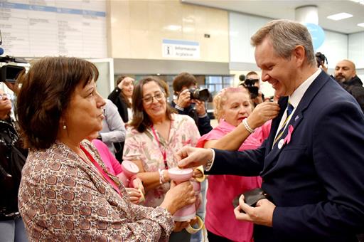 19/10/2023. Diagnostic and therapeutic capacities. The acting Minister for Health, José Miñones, during his visit to the University Hospital...