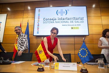 La ministra de Sanidad, Mónica García, durante la reunión del Consejo Interterritorial del Sistema Nacional de Salud