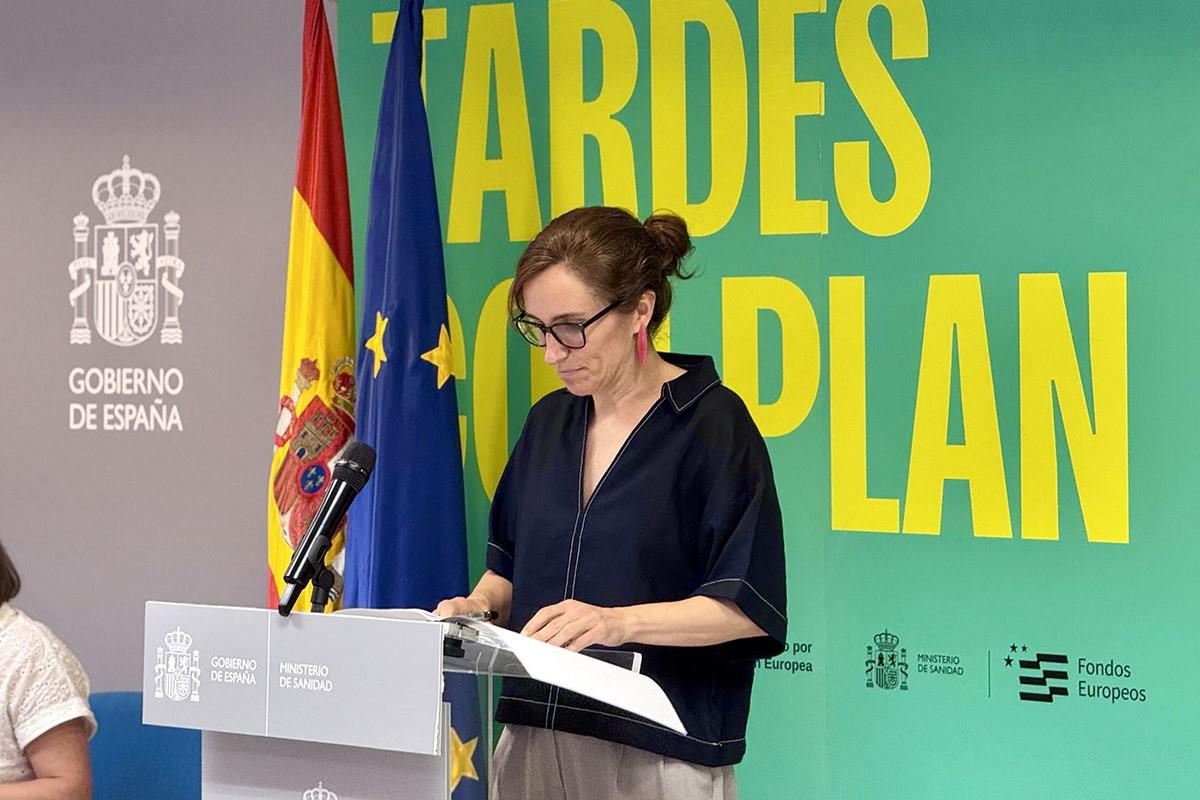 La ministra de Sanidad en el acto de entrega de diplomas.