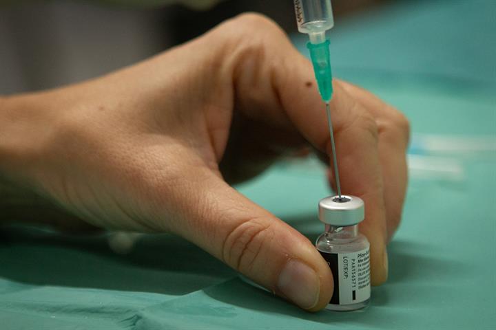 La Moncloa 22 04 2021 Espana Supera Los Diez Millones De Personas Con Al Menos Una Dosis De Vacuna Contra La Covid 19 Prensa Actualidad Sanidad