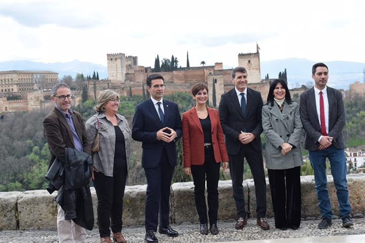 Isabel Rodríguez durante su visita a Granada Isabel Rodríguez durante su visita a Granada
