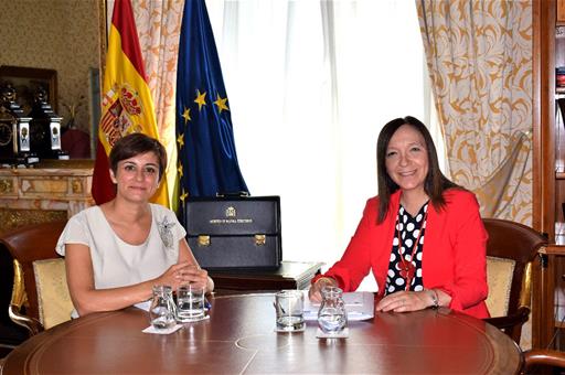 Isabel Rodríguez junto a Rosa Melchor