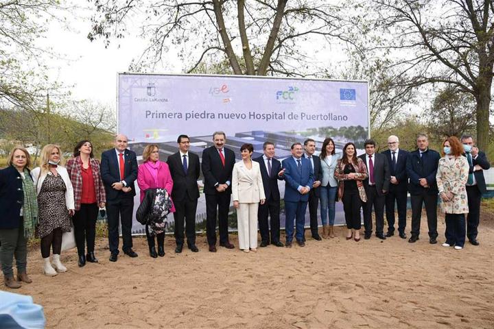 13/04/2022. Colocación de la primera piedra del nuevo hospital de Puertollano. Colocación de la primera piedra del nuevo hospital de Puertollano