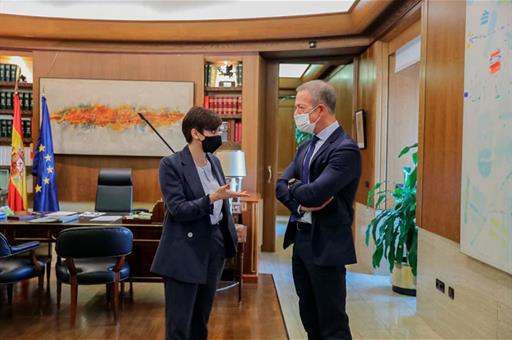 La ministra Isabel Rodríguez durante su reunión con el presidente del Senado, Ander Gil