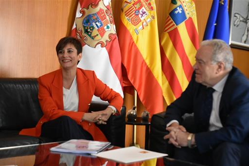 La ministra de Política Territorial y Portavoz del Gobierno, Isabel Rodríguez, junto al presidente de la Diputación Provincial d