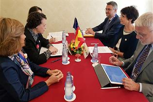 Encuentro de la ministra en funciones Magdalena Valerio con la comisaria Marianne Thyssen en el G20 en Matsuyama, Japón