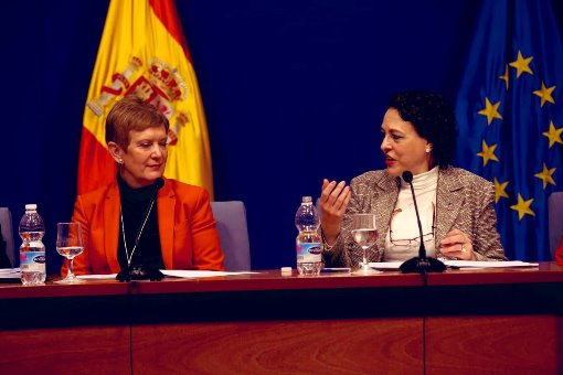 Consuelo Rumí y Magdalena Valerio