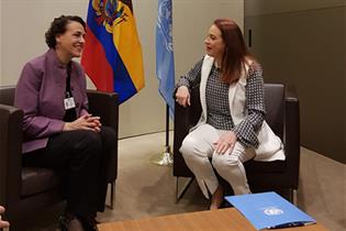 Magdalena Valerio junto a María Fernanda Espinosa