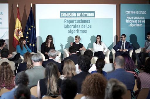 Acto de presentación de la guía, presidido por la vicepresidenta segunda del Gobierno, Yolanda Díaz