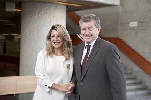 La vicepresidenta Yolanda Díaz y el director general de la OIT, Guy Ryder