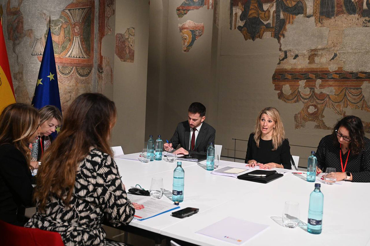 19/01/2023. 190123-yolanda. La ministra de Trabajo y Economía Social, Yolanda Díaz, durante una reunión.