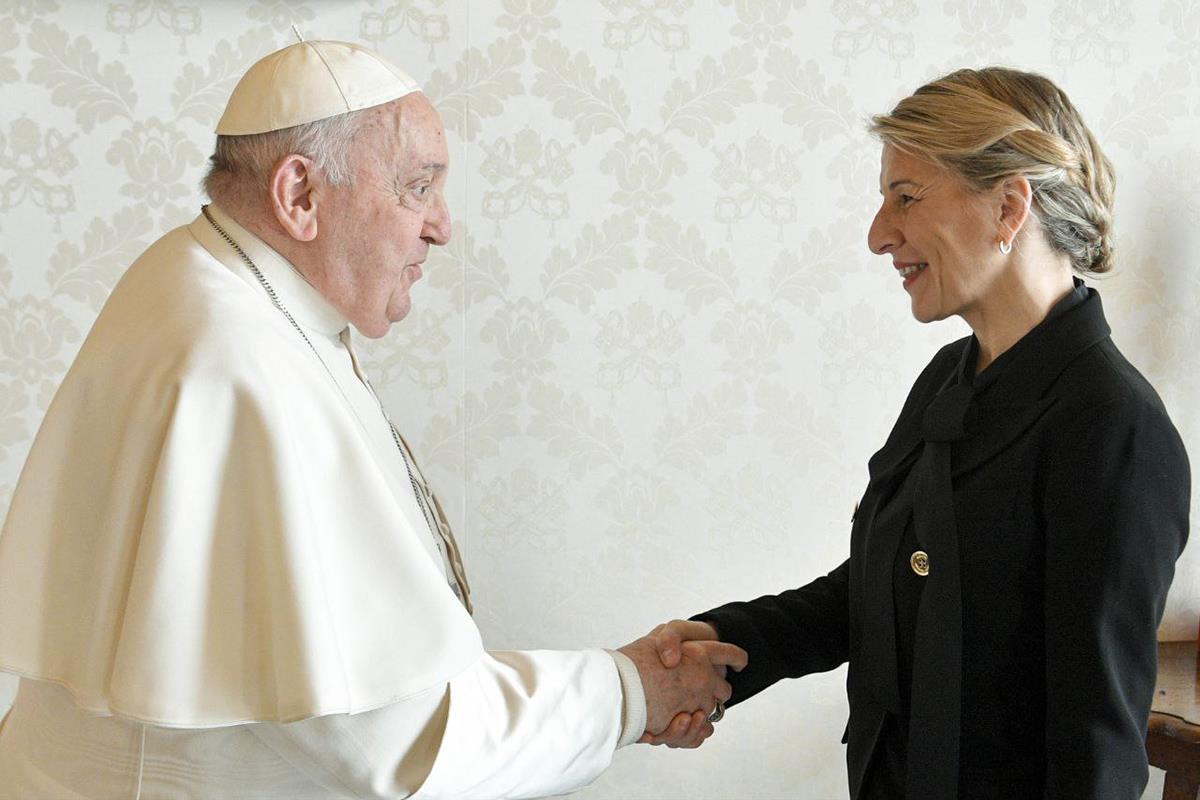 Imagen del artículo Yolanda Díaz y el Papa Francisco defienden un mundo que priorice la lucha contra el cambio climático, el trabajo decente y la construcción de paz