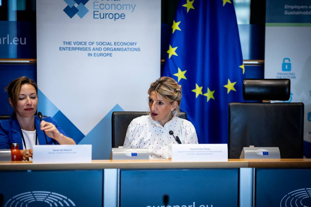  La vicepresidenta segunda y ministra de Trabajo y Economía Social, Yolanda Díaz, durante el acto