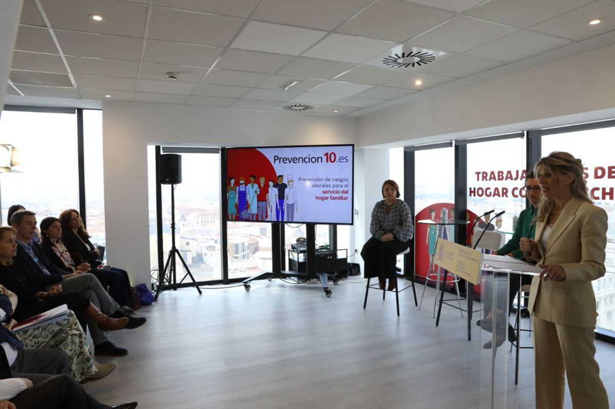Yolanda Díaz presenta la herramienta para evaluar los riesgos laborales de las trabajadoras del hogar