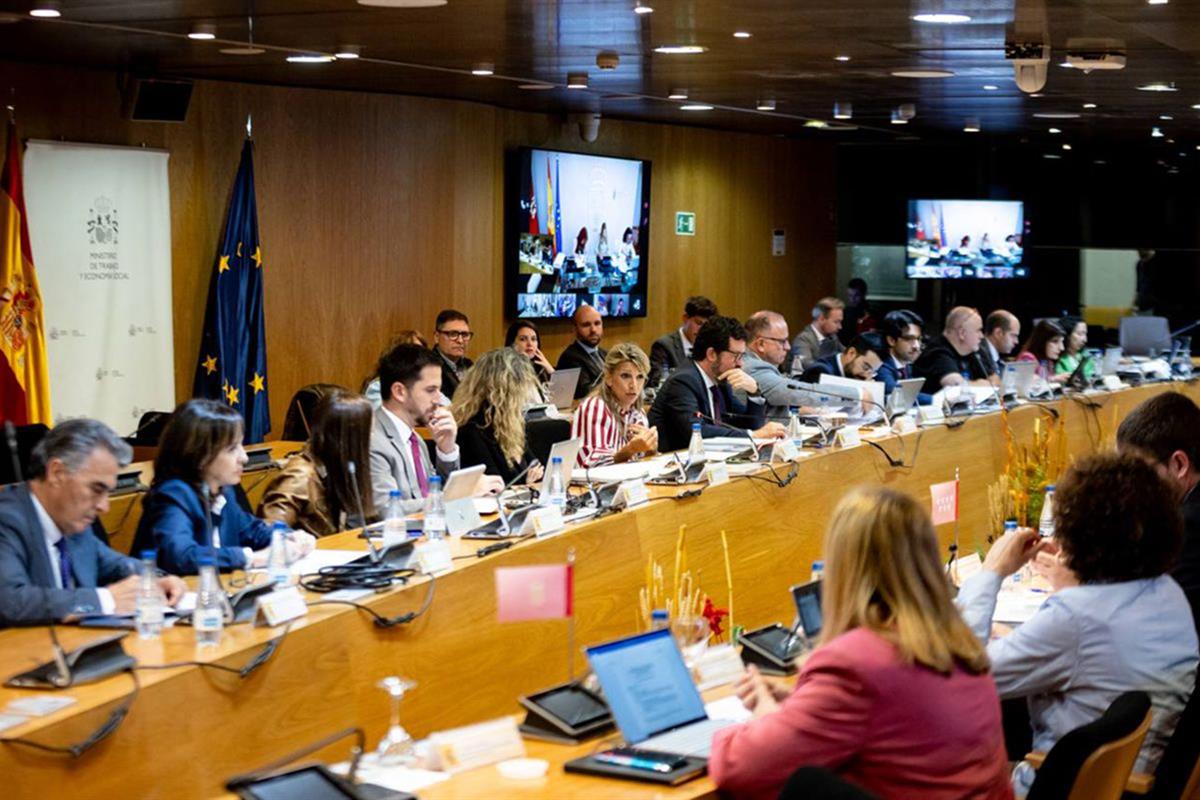 Imagen del artículo Trabajo y Comunidades Autónomas acuerdan la distribución territorial de 2.571 millones de euros en Políticas Activas de Empleo en 2025