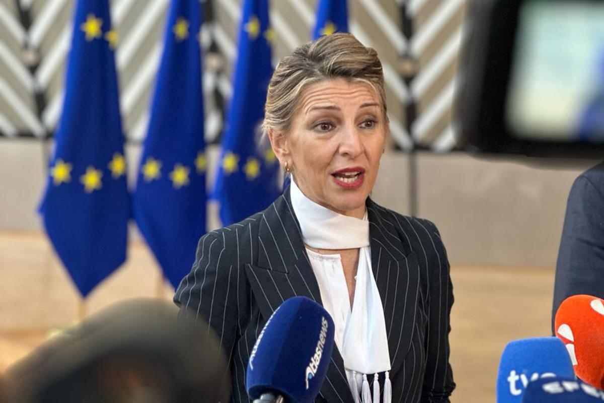 La vicepresidenta Yolanda Díaz, a su llegada al Consejo de Empleo, Política Social, Sanidad y Consumidores