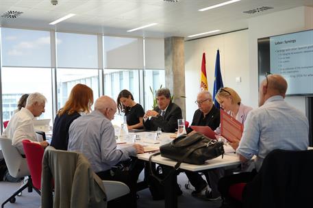 Reunión del Consejo Asesor Internacional de Inteligencia Artificial.