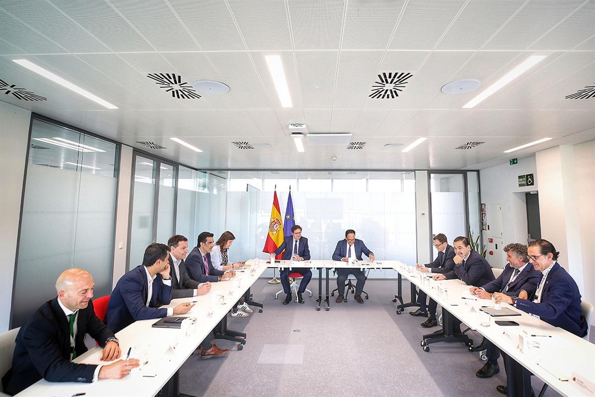 El ministro para la Transformación Digital y de la Función Pública, Óscar López, durante el encuentro con empresas