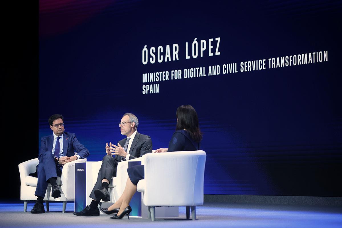 Di&aacute;logo ministro Transformaci&oacute;n Digital y responsables de Amazon Web Services