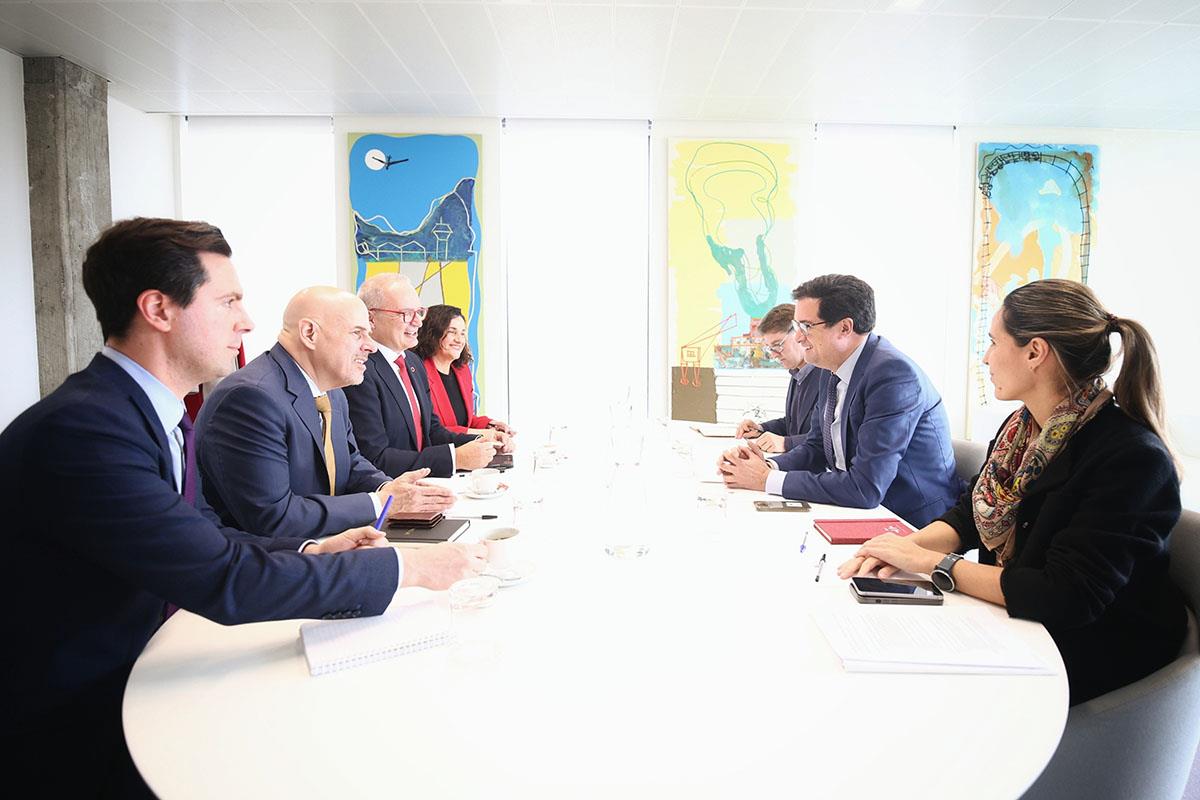 Reunión del ministro para la Transformación Digital y de la Función Pública, Óscar López, con Mike Sicilia, CEO de Oracle. 