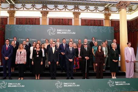 Óscar López, en la foto de familia de la Conferencia para la Protección de Menores en Línea de la UE.