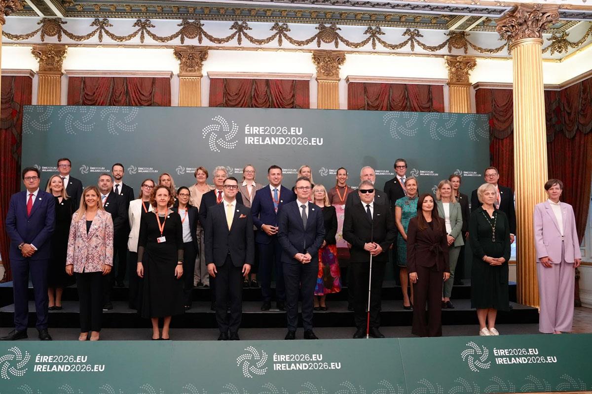 Óscar López, en la foto de familia de la Conferencia para la Protección de Menores en Línea de la UE. 
