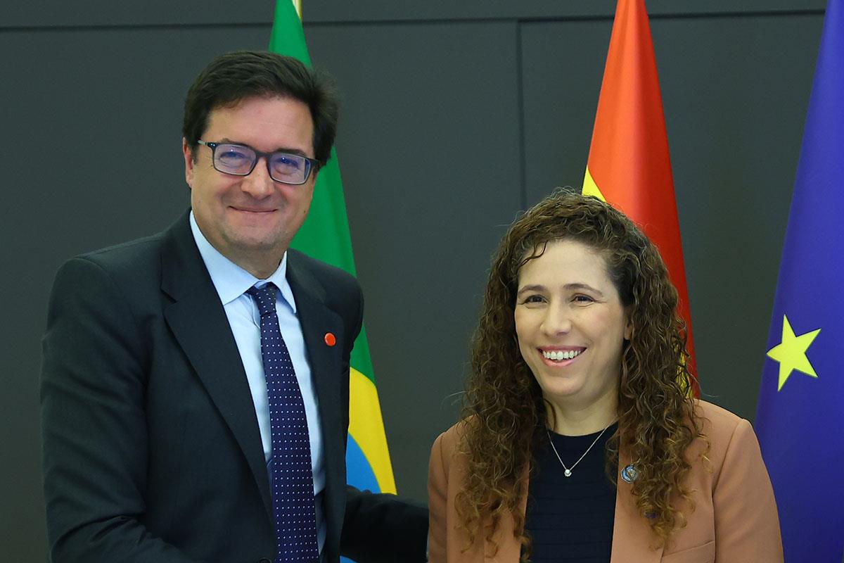 El ministro para la Transformación Digital y de la Función Pública, Óscar López, y su homóloga brasileña.