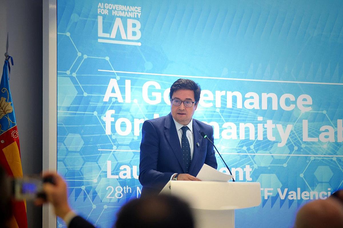 Óscar López durante el acto de lanzamiento del Laboratorio de Gobernanza de la IA. 