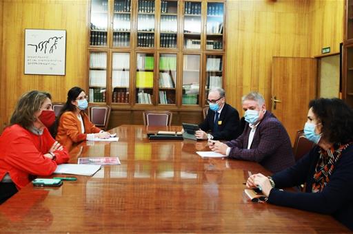 La vicepresidenta y ministra para la Transición Ecológica y el Reto Demográfico, Teresa Ribera, en la reunión