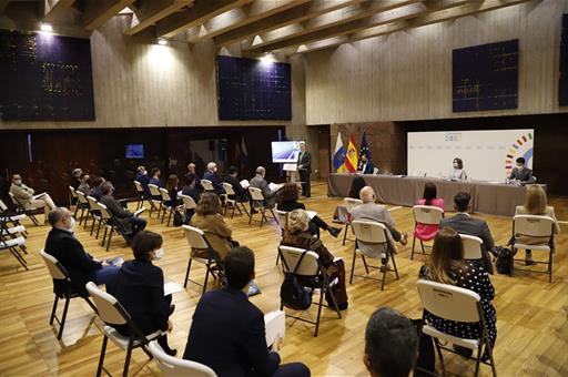 La vicepresidenta Teresa Ribera en el acto de presentación de la Estrategia de Energía Sostenible en las Islas Canarias