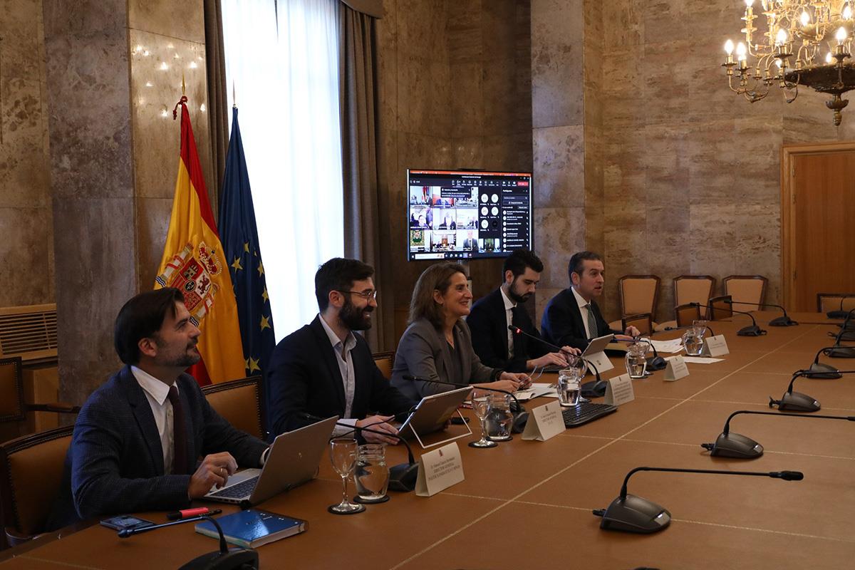 La vicepresidenta y ministra para la Transición Ecológica y el Reto Demográfico preside la Conferencia Sectorial de Energía