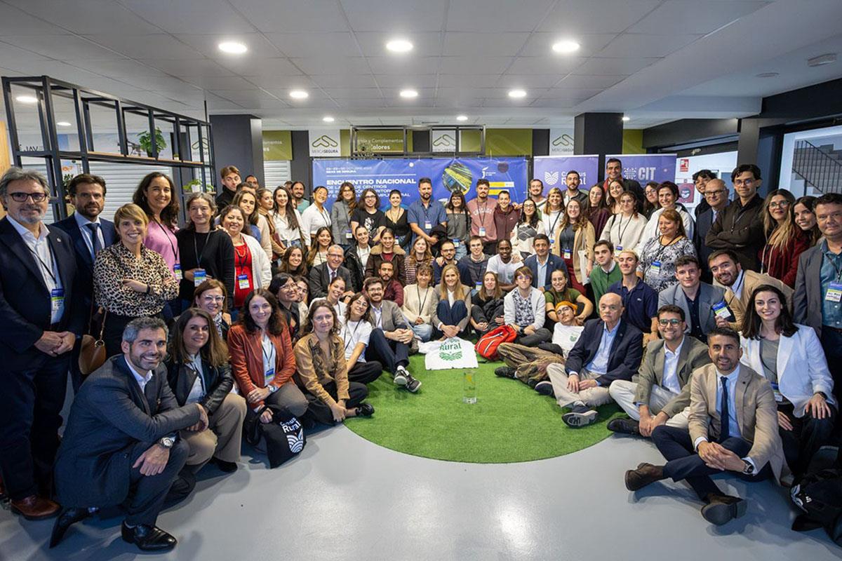 Foto de familia del acto