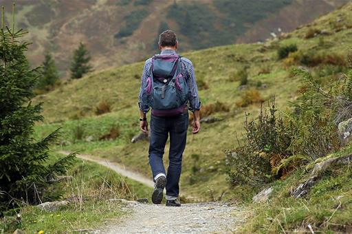 Hombre paseando