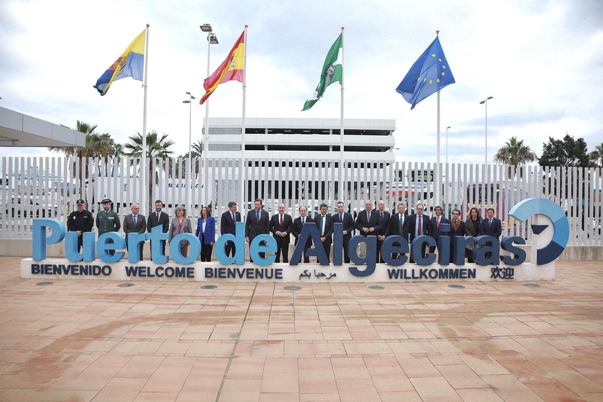 El ministro de Transportes y Movilidad Sostenible, Óscar Puente, durante una visita al Puerto de Algeciras