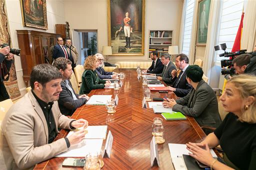 El ministro de Transportes y Movilidad Sostenible, Óscar Puente y la consellera de Territori de la Generalitat, Ester Capella