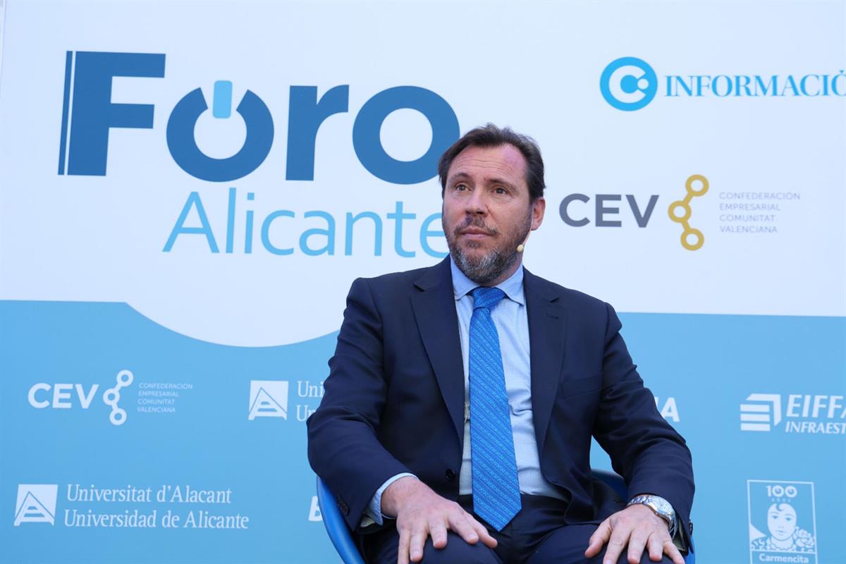 El ministro de Transportes y Movilidad Sostenible, Óscar Puente, durante el acto