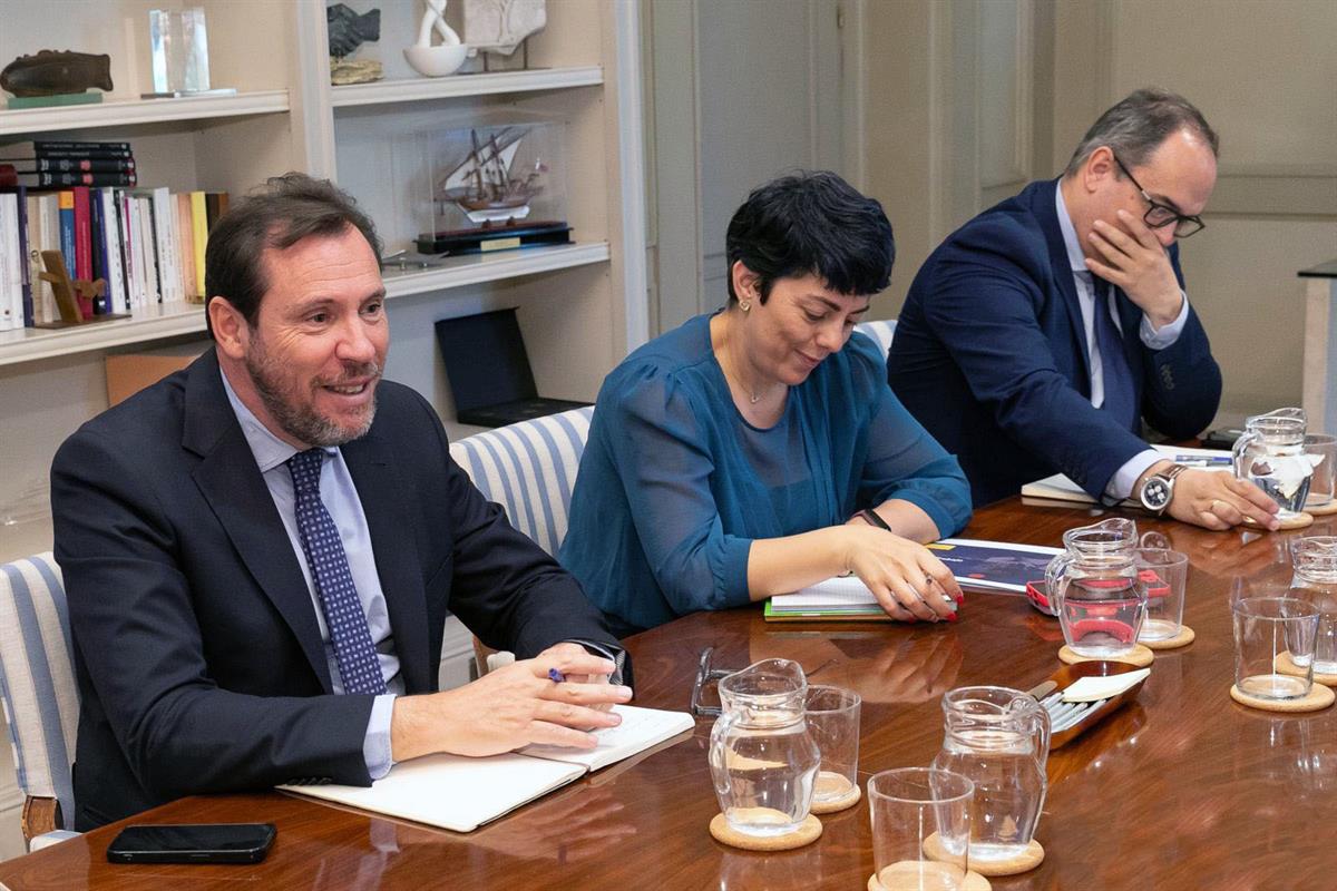 El ministro de Transportes y Movilidad Sostenible, Óscar Puente, durante la reunión