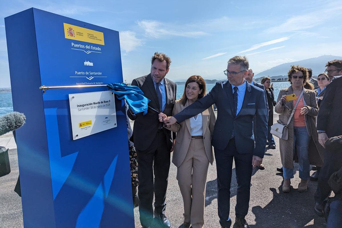 El ministro de Transportes y Movilidad Sostenible, Óscar Puente, en el acto de inauguración del muelle de Raos 9