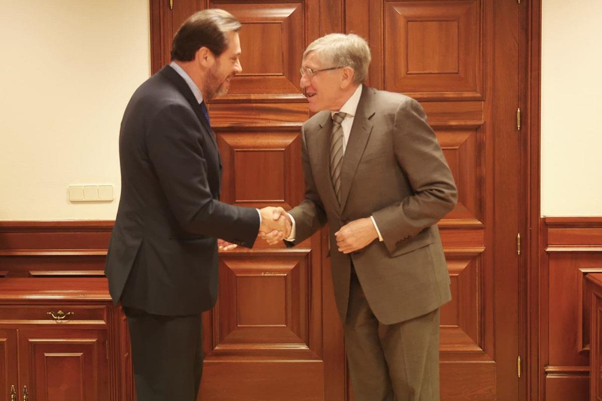 El ministro de Transporte y Movilidad Sostenible, Óscar Puente, recibe al coordinador europeo del Corredor, François Bausch