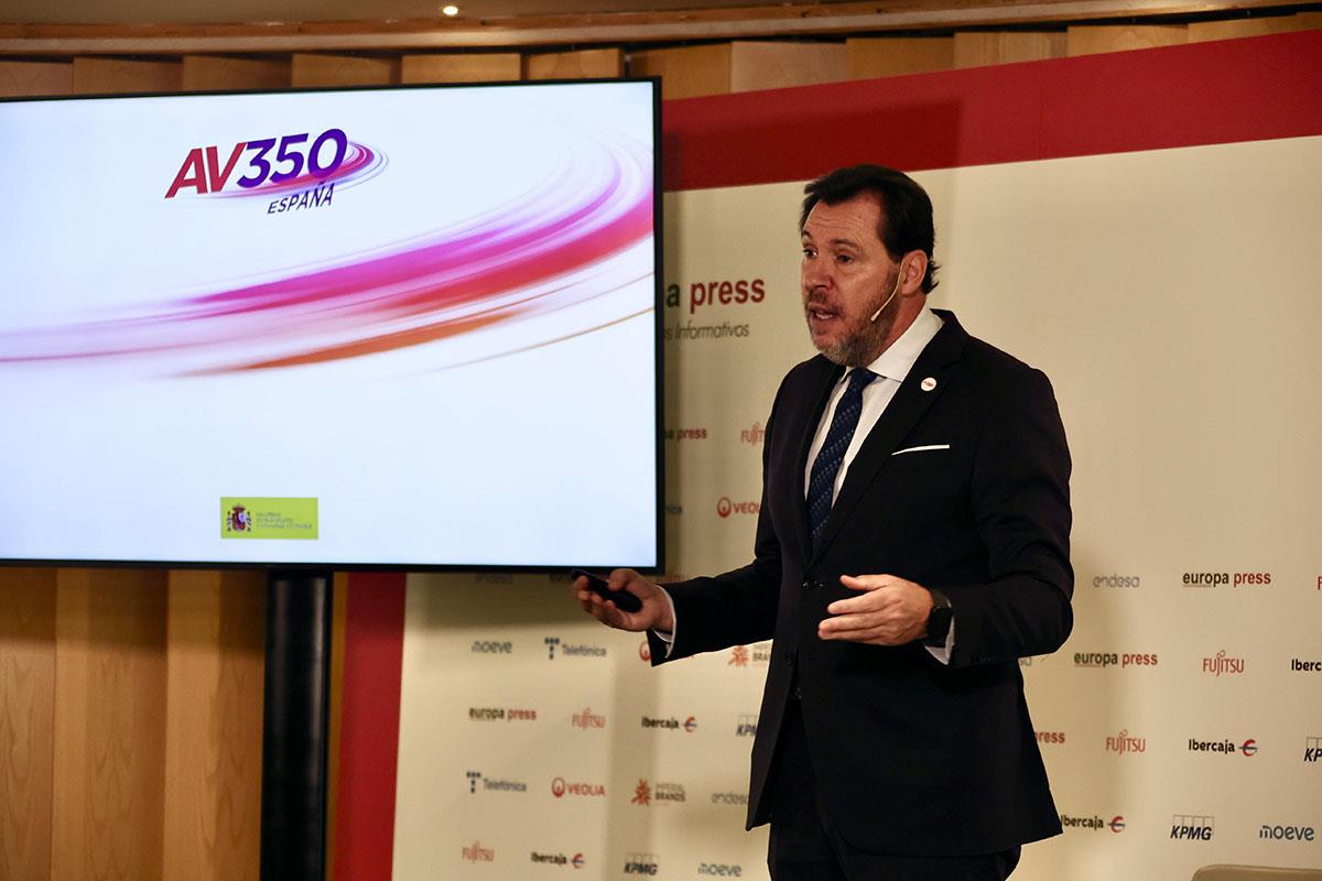 El ministro de Transportes y Movilidad Sostenible, Óscar Puente, en el 'Desayuno Informativo' organizado por Europa Press