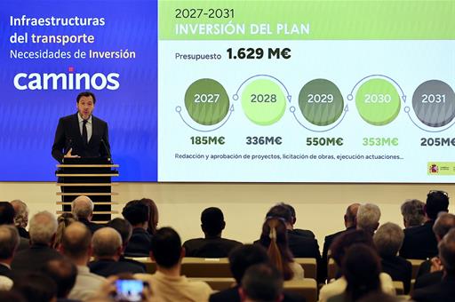 El ministro de Transportes y Movilidad Sostenible, Óscar Puente, durante su intervención en el acto