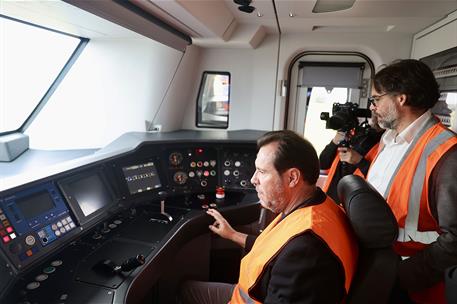 Óscar Puente visita el circuito de pruebas