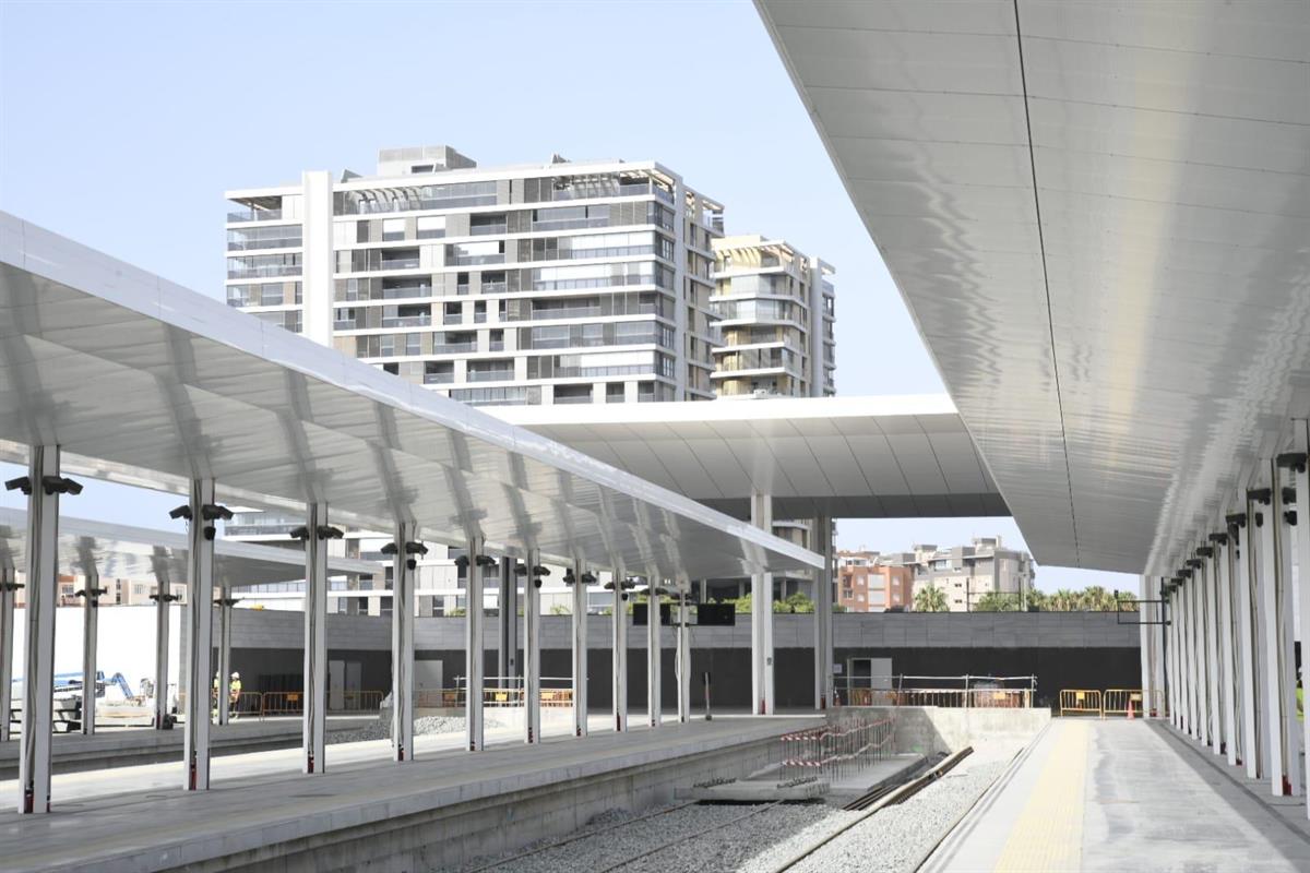 Óscar Puente supervisa las obras de integración ferroviaria y la nueva estación de Almería