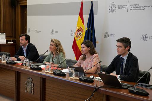 La ministra Raquel Sánchez durante la reunión